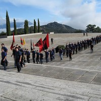 Fig. 7. Commemorazione falangista lungo la scalinata che conduce alla Basilica della Santa Croce, nell’anniversario della morte di Primo de Rivera e Franco.