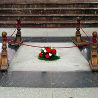 Fig. 6. La tomba di Franco all’interno della Basilica della Santa Croce (fonte: https://es.wikipedia.org/wiki/Valle_de_los_Caídos).