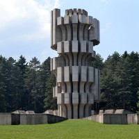 Fig. 16. Il Monumento del 1972 nel parco Kozara